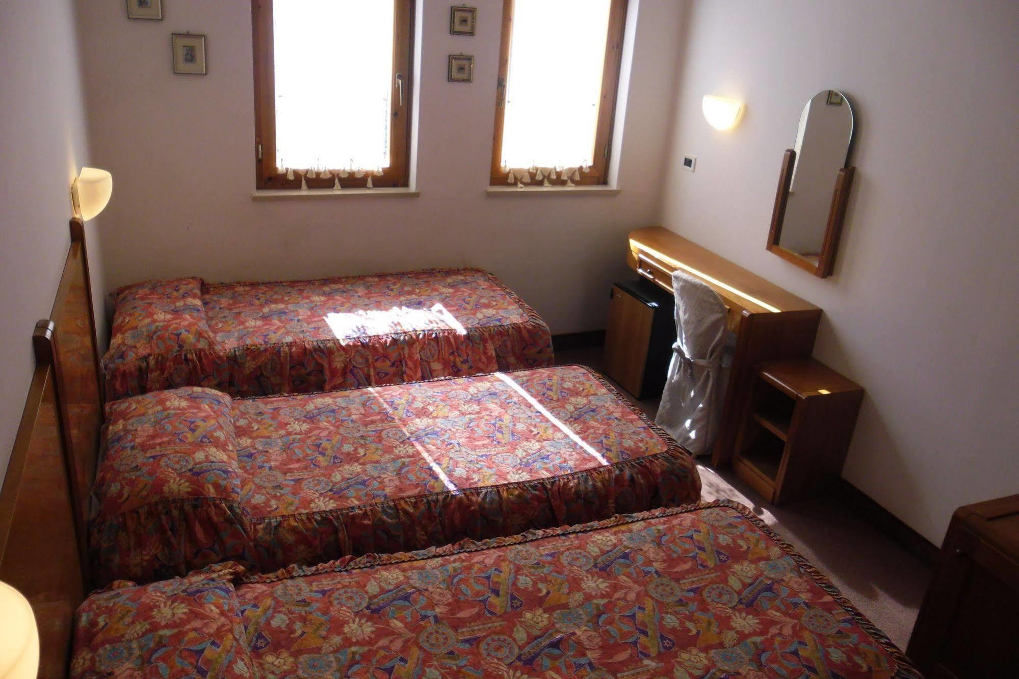 Hotel Ristorante Farneta Cortona Kültér fotó